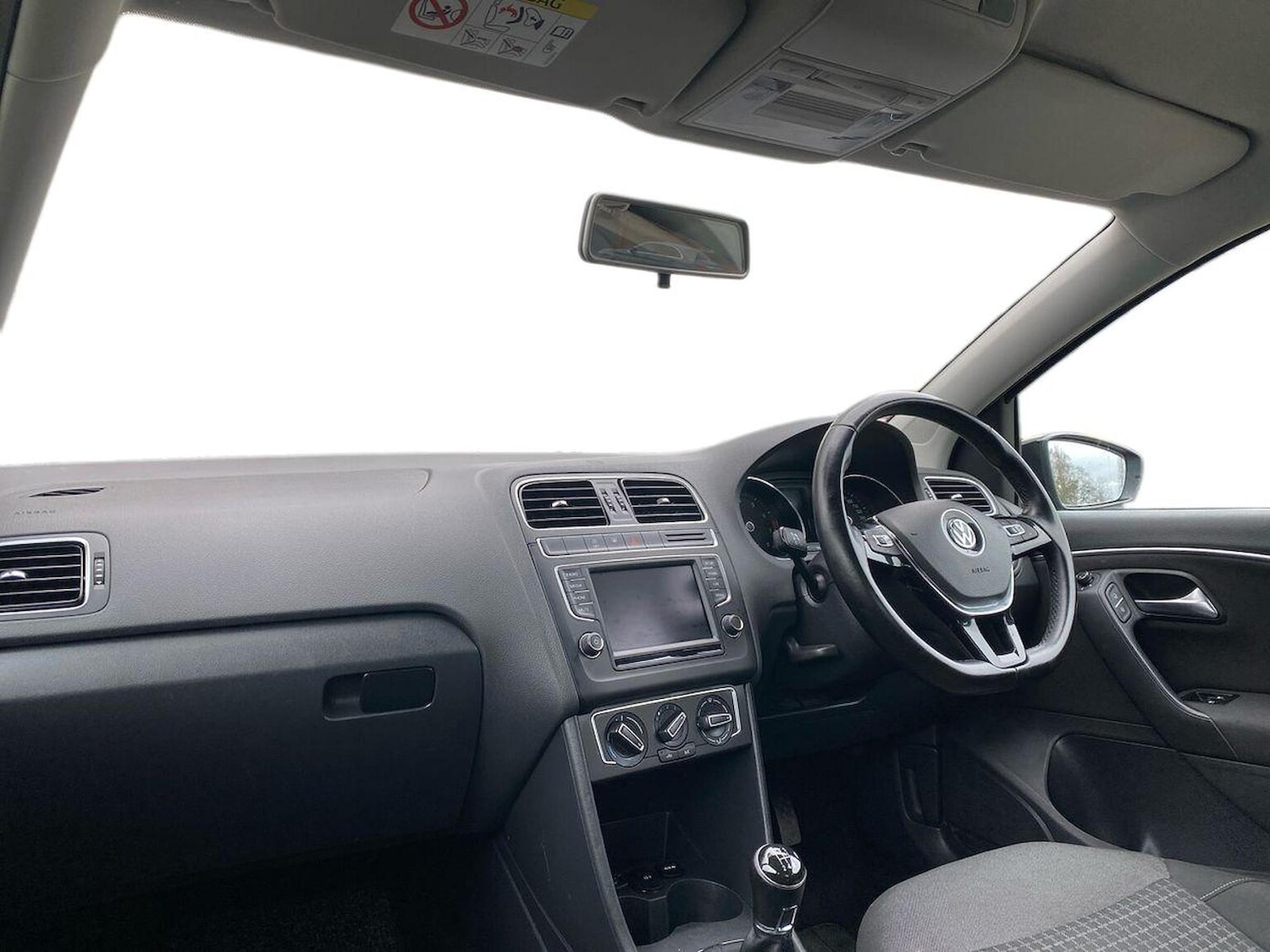 Used Volkswagen Polo 2015 for sale - 76628202: Photo 5