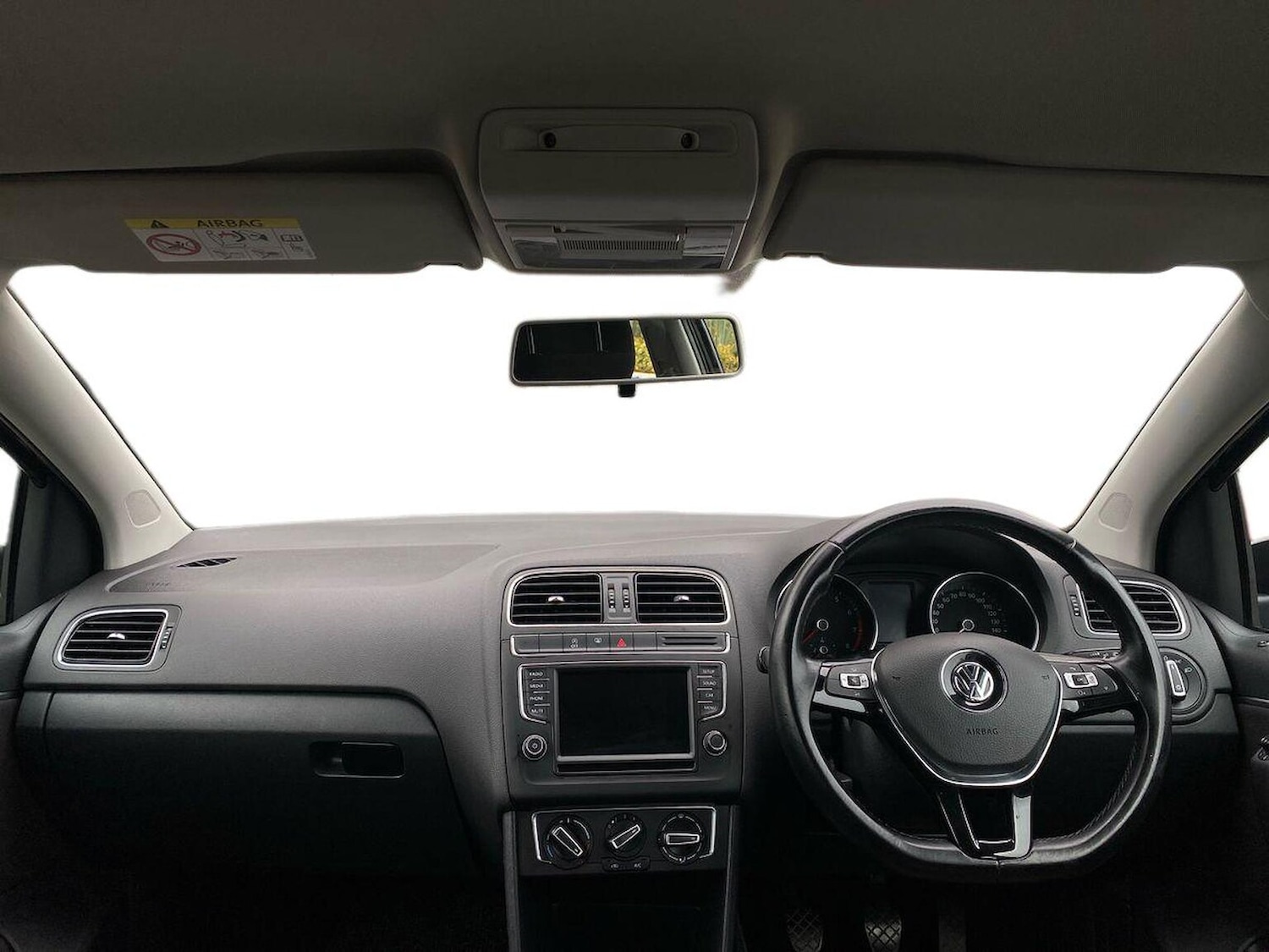 Used Volkswagen Polo 2015 for sale - 76628202: Photo 6