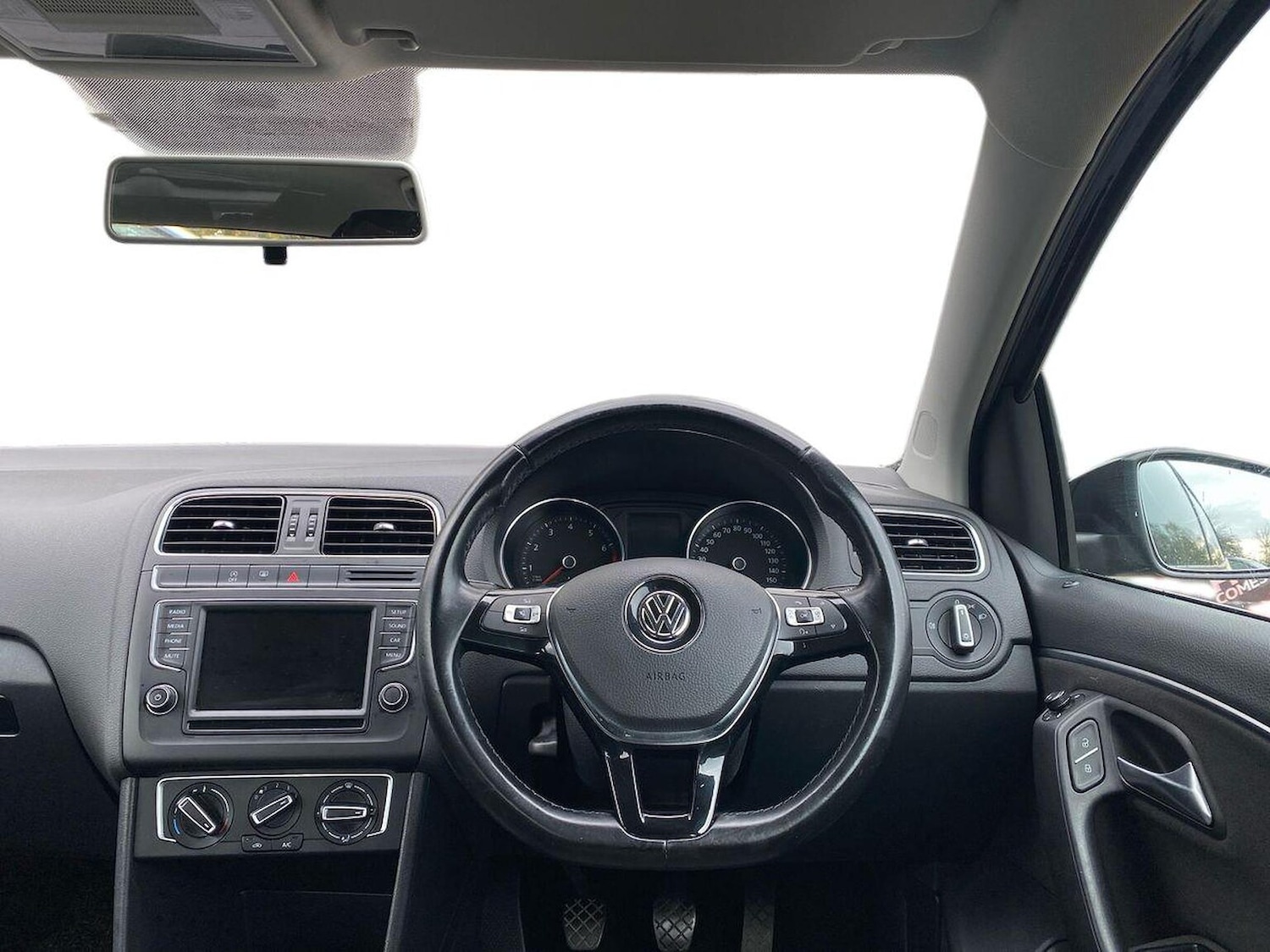 Used Volkswagen Polo 2015 for sale - 76628202: Photo 7