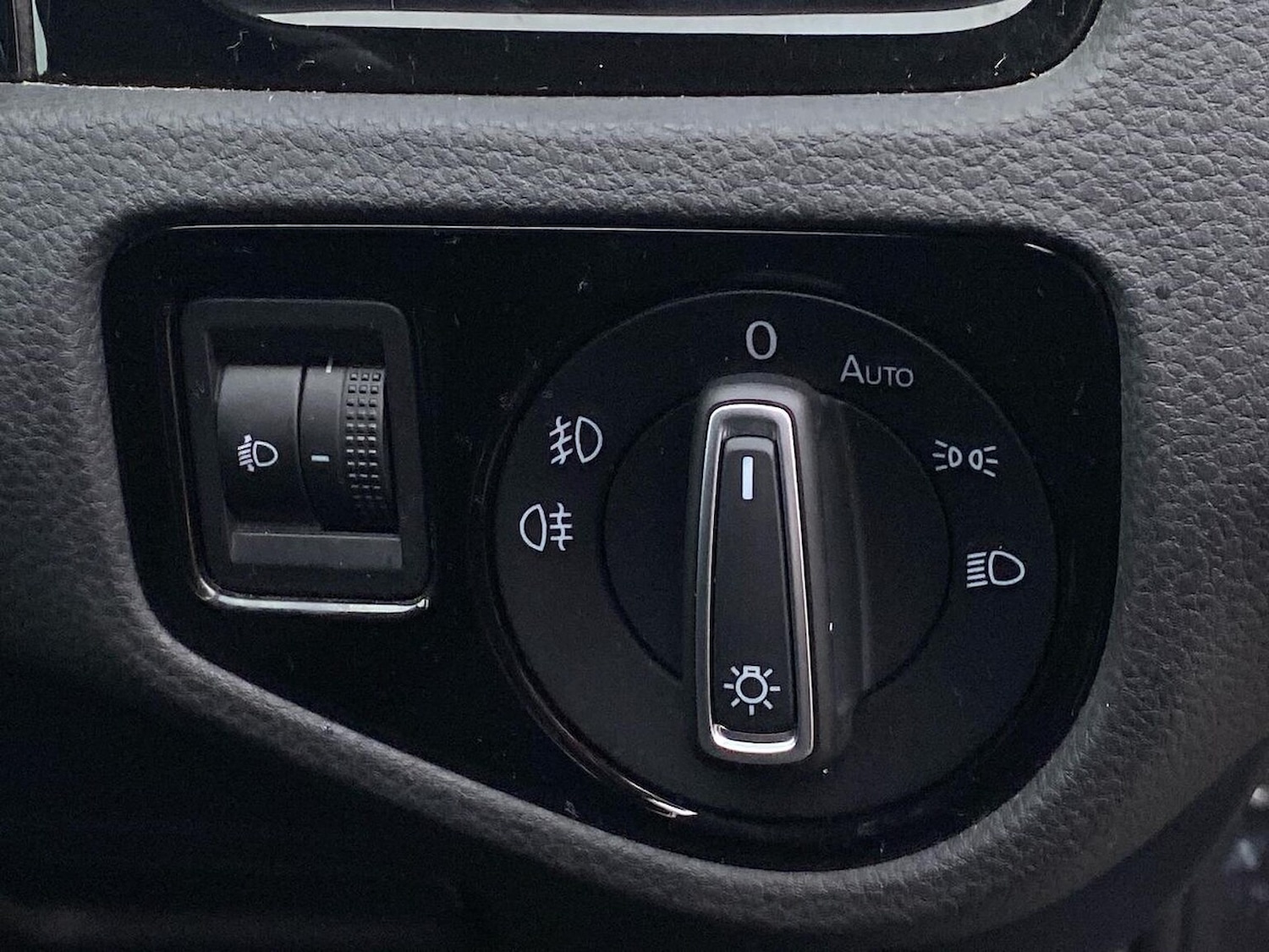 Used Volkswagen Golf 2016 for sale - 77056773: Photo 18