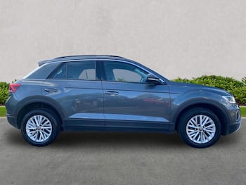 Used Volkswagen T-Roc 2023 for sale - 79620397: Photo