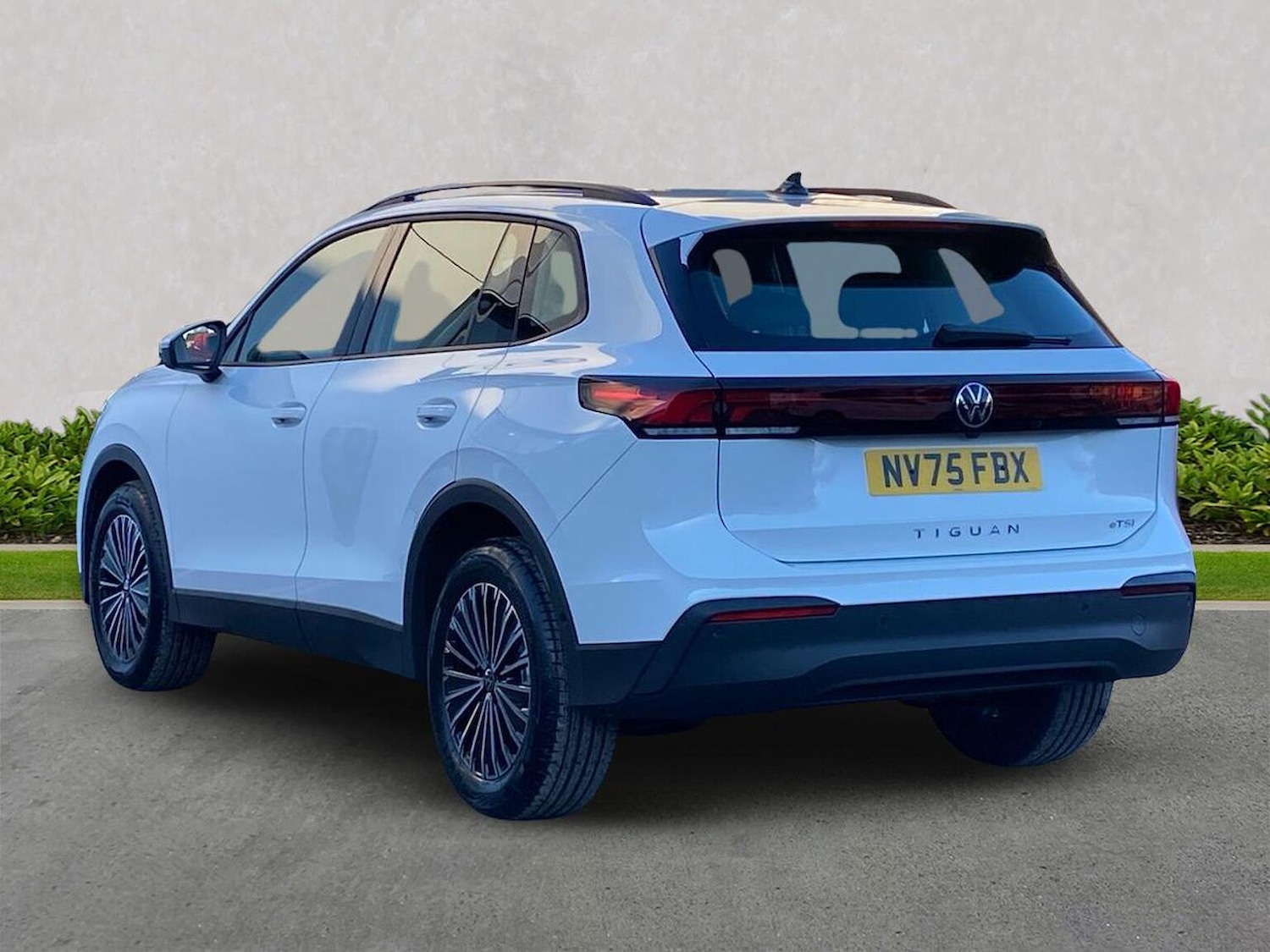 Used Volkswagen Tiguan 2025 for sale - 77528888: Photo 2