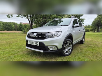 Used Dacia Sandero Stepway 2017 for sale - 75651852: Photo