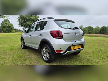 Used Dacia Sandero Stepway 2017 for sale - 75651852: Photo