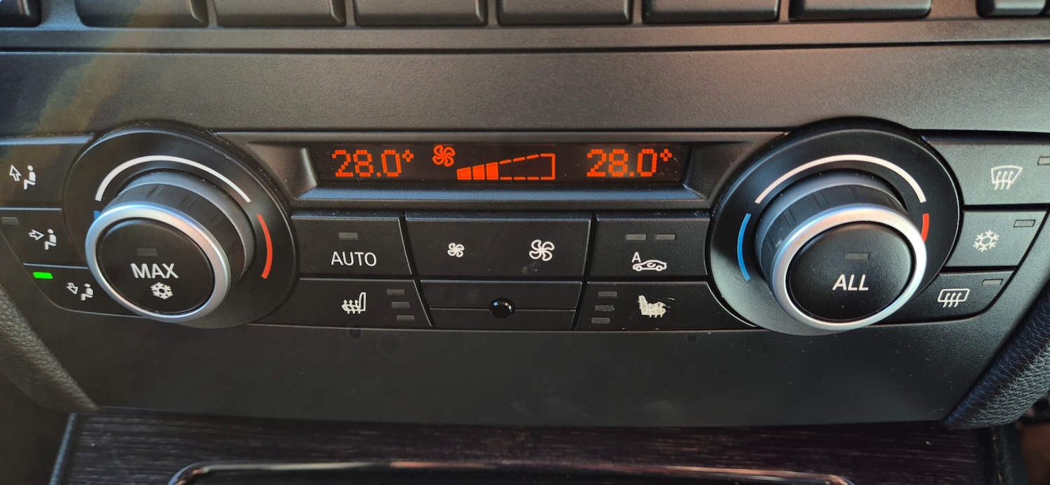 Used BMW 3 Series 2010 for sale - 76638728: Photo 19