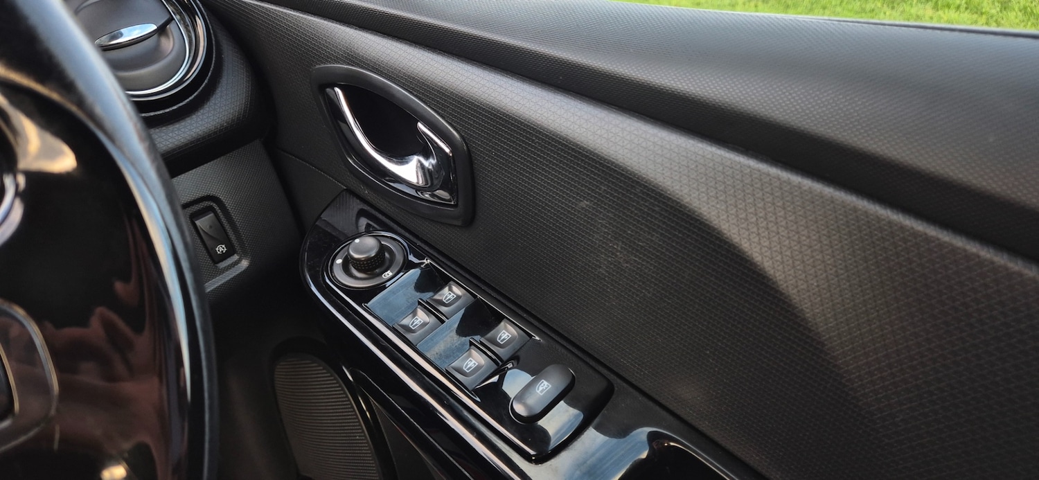 Used Renault Clio 2014 for sale - 76511144: Photo 18