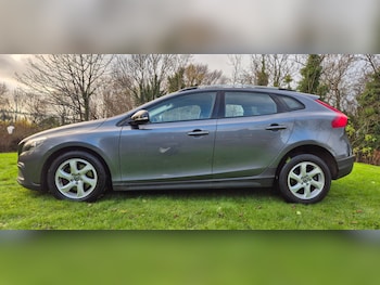 Used Volvo V40 2013 for sale - 76763287: Photo