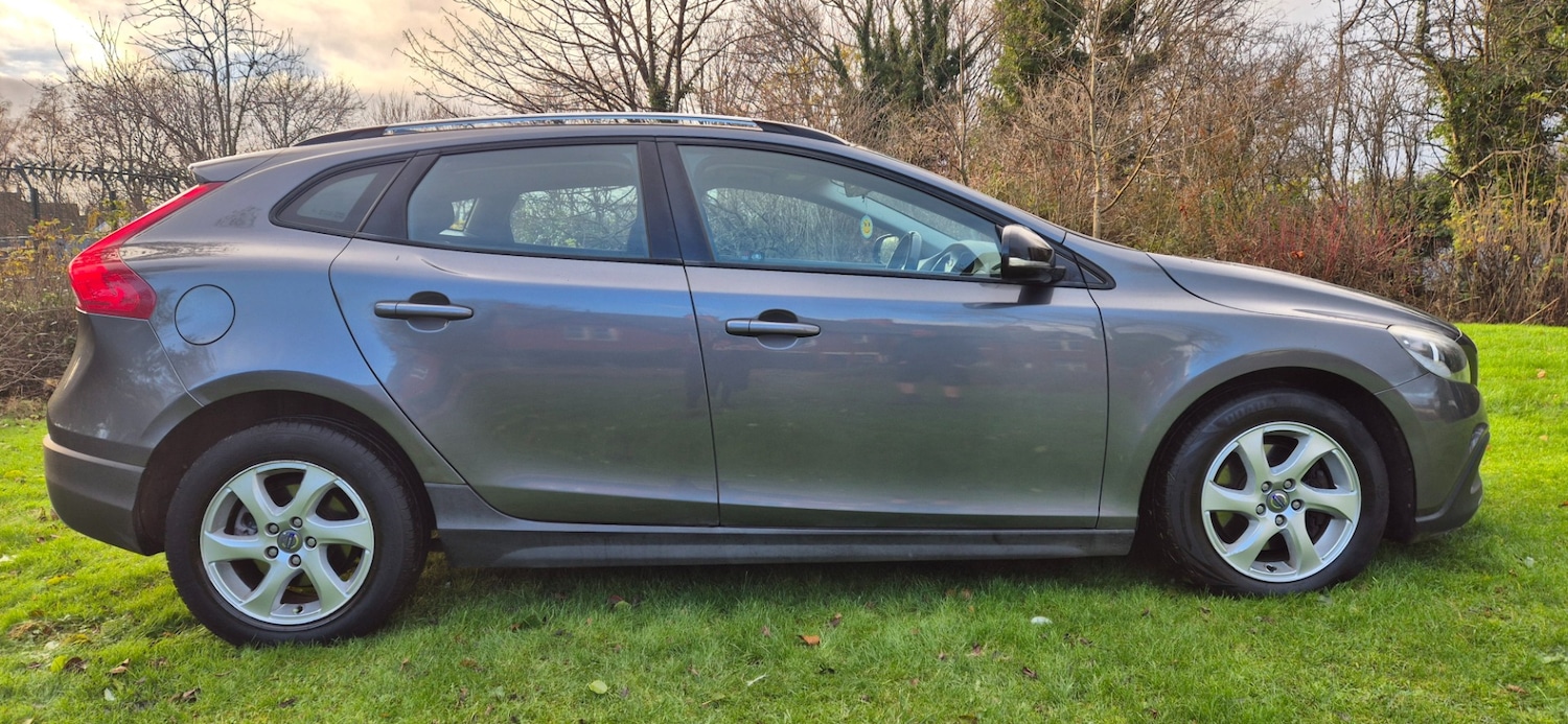 Used Volvo V40 2013 for sale - 76763287: Photo 6