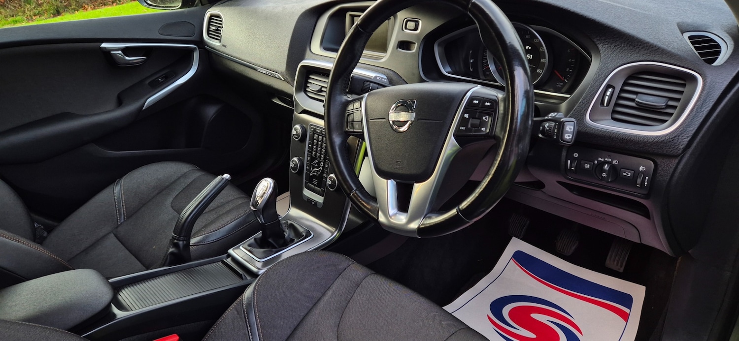 Used Volvo V40 2013 for sale - 77159983: Photo 10