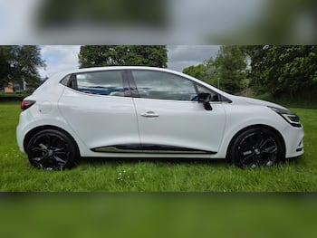 Used Renault Clio 2017 for sale - 79773097: Photo