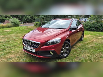 Used Volvo V40 2014 for sale - 79309202: Photo