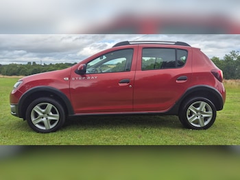Used Dacia Sandero Stepway 2016 for sale - 76064451: Photo 2