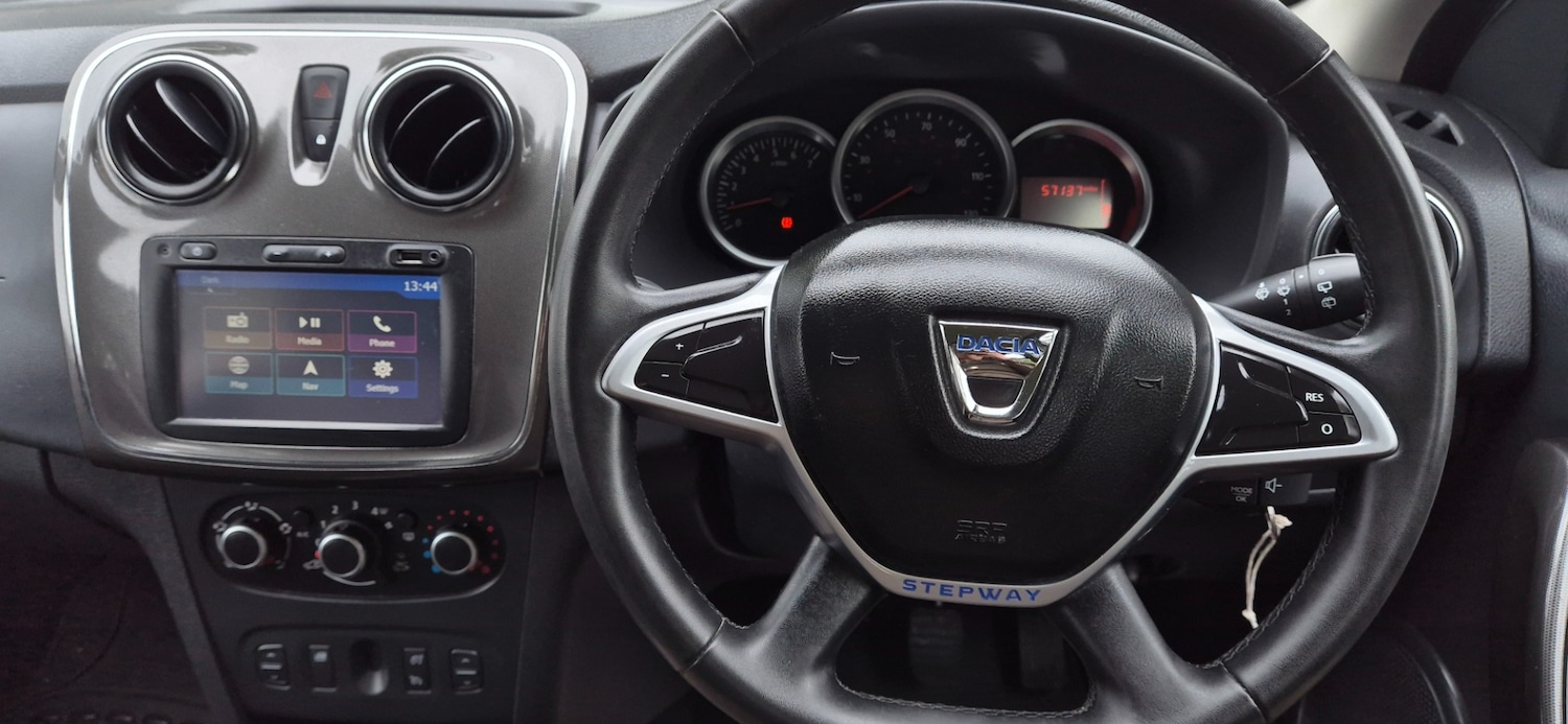 Used Dacia Sandero Stepway 2017 for sale - 76064473: Photo 17