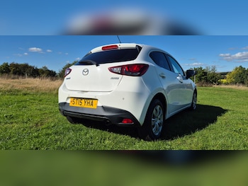 Used Mazda Mazda2 2015 for sale - 76218719: Photo 3