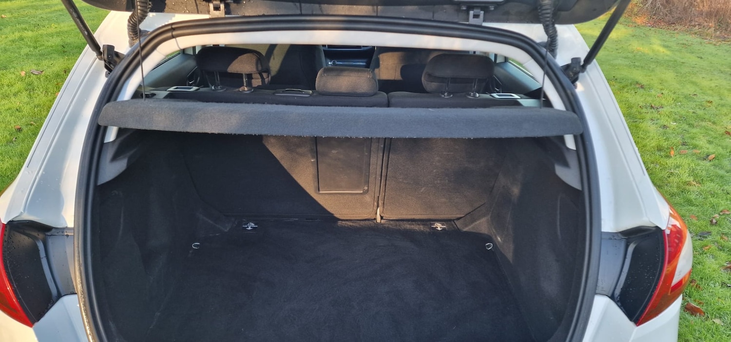 Used Peugeot 308 2014 for sale - 76670904: Photo 11