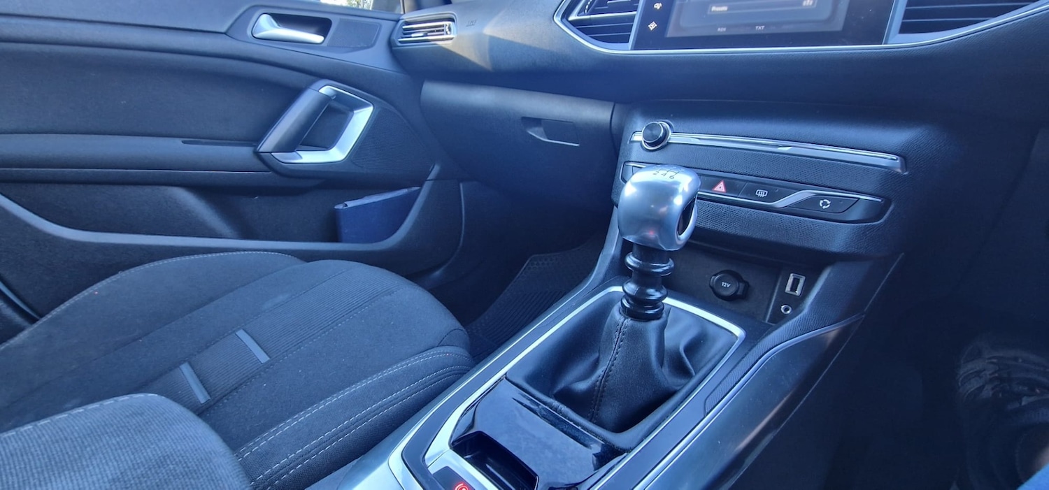 Used Peugeot 308 2014 for sale - 76670904: Photo 20