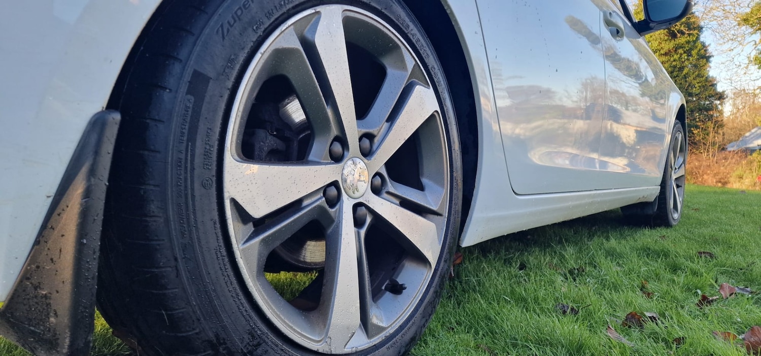 Used Peugeot 308 2014 for sale - 76670904: Photo 8