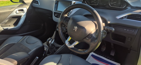 Used Peugeot 208 2015 for sale - 76218758: Photo 11