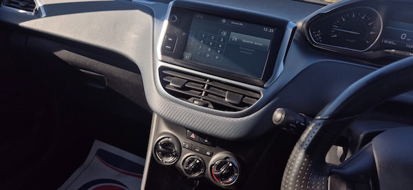 Used Peugeot 208 2015 for sale - 76218758: Photo 18