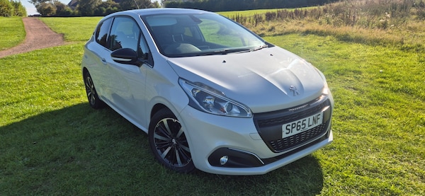 Used Peugeot 208 2015 for sale - 76218758: Photo 1