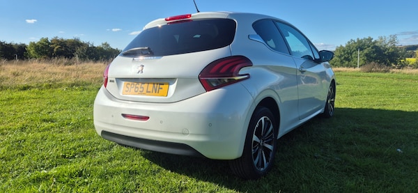 Used Peugeot 208 2015 for sale - 76218758: Photo 3