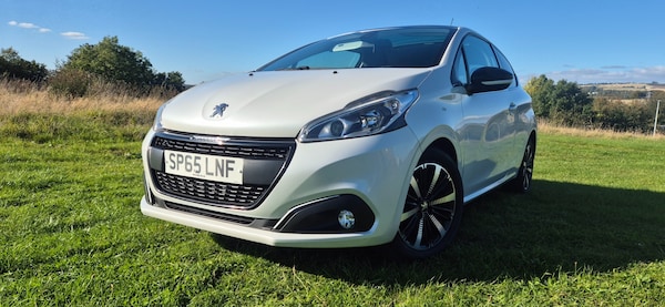 Used Peugeot 208 2015 for sale - 76218758: Photo 5