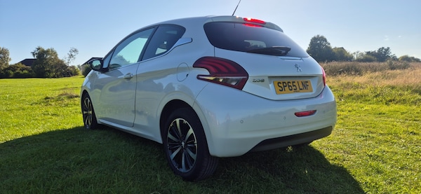 Used Peugeot 208 2015 for sale - 76218758: Photo 7