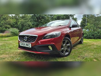 Used Volvo V40 2014 for sale - 79703483: Photo