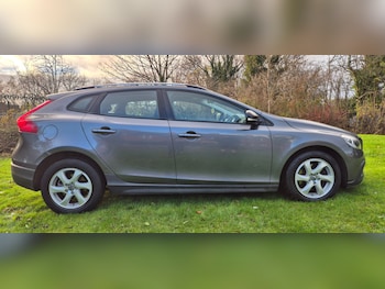 Used Volvo V40 2013 for sale - 77002056: Photo