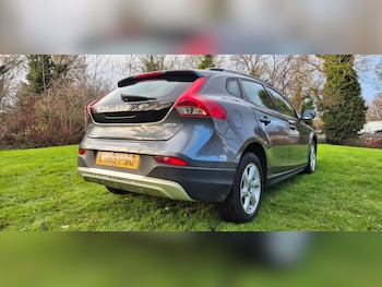 Used Volvo V40 2013 for sale - 77002056: Photo