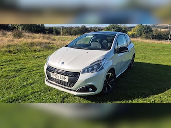 Used Peugeot 208 2015 for sale - 76037551: Photo
