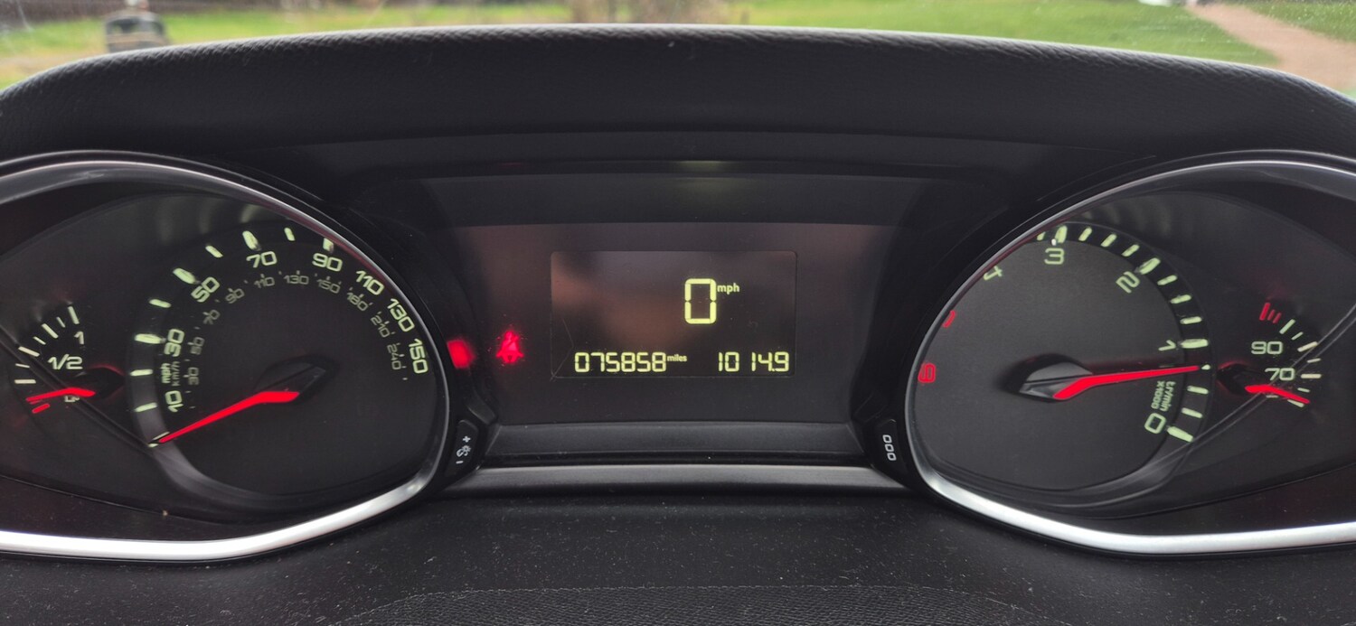 Used Peugeot 308 2014 for sale - 77991988: Photo 14