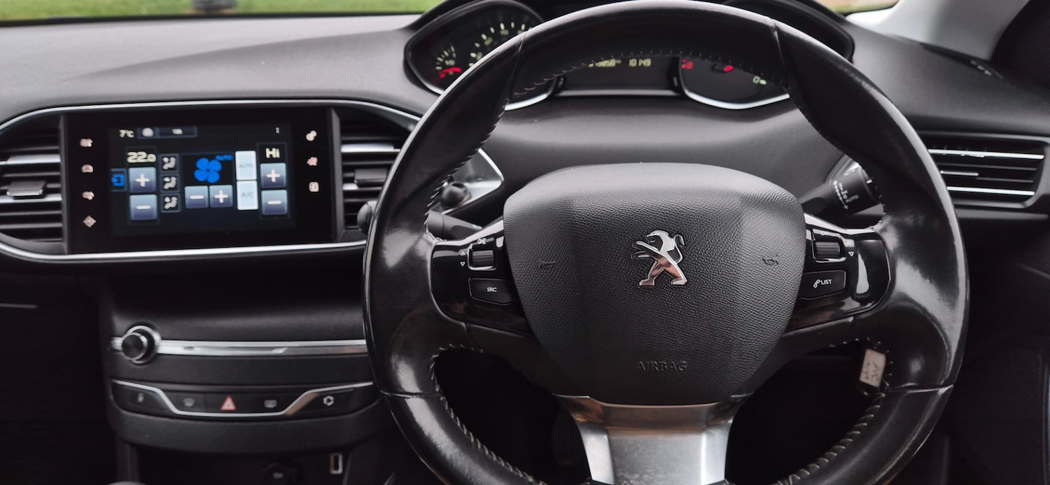 Used Peugeot 308 2014 for sale - 77991988: Photo 15