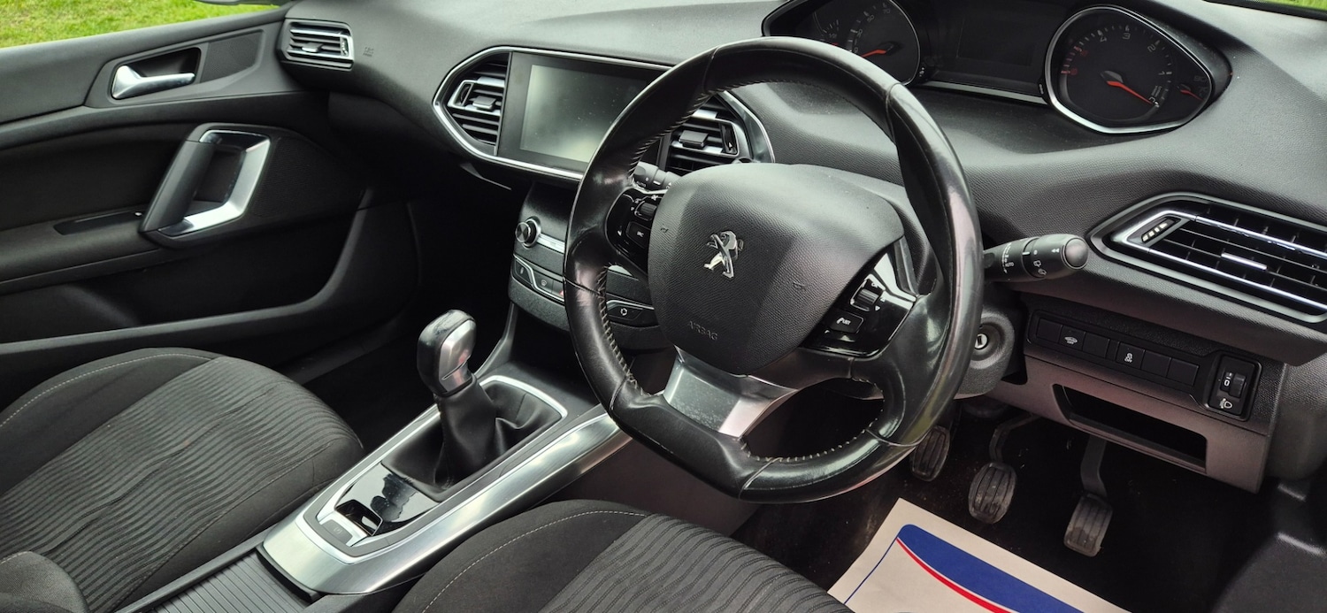 Used Peugeot 308 2014 for sale - 77991988: Photo 9