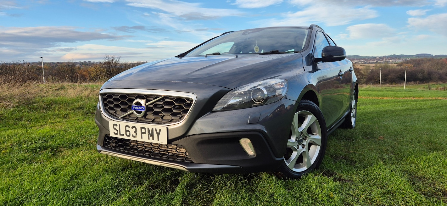 Used Volvo V40 2013 for sale - 76508602: Photo 1
