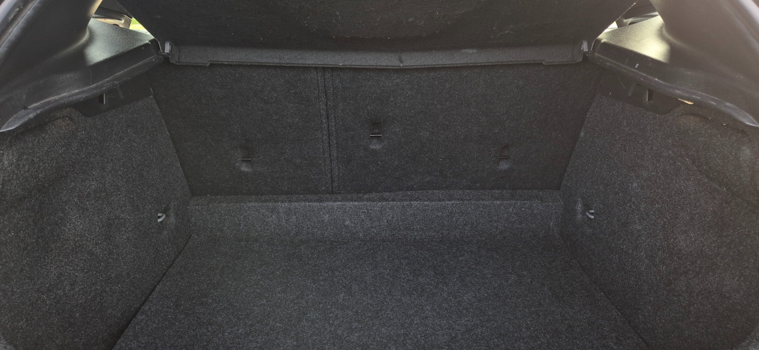 Used Volvo V40 2013 for sale - 76508602: Photo 10