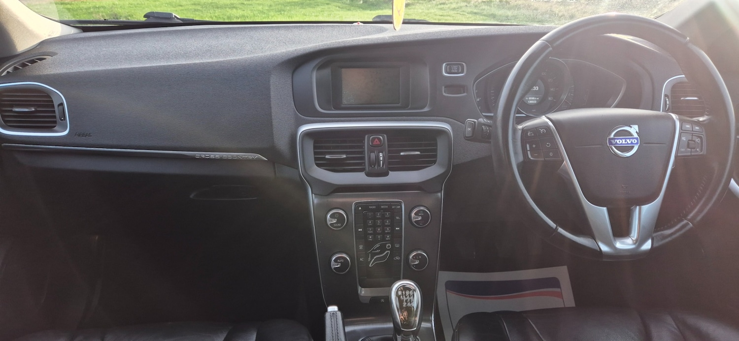 Used Volvo V40 2013 for sale - 76508602: Photo 12