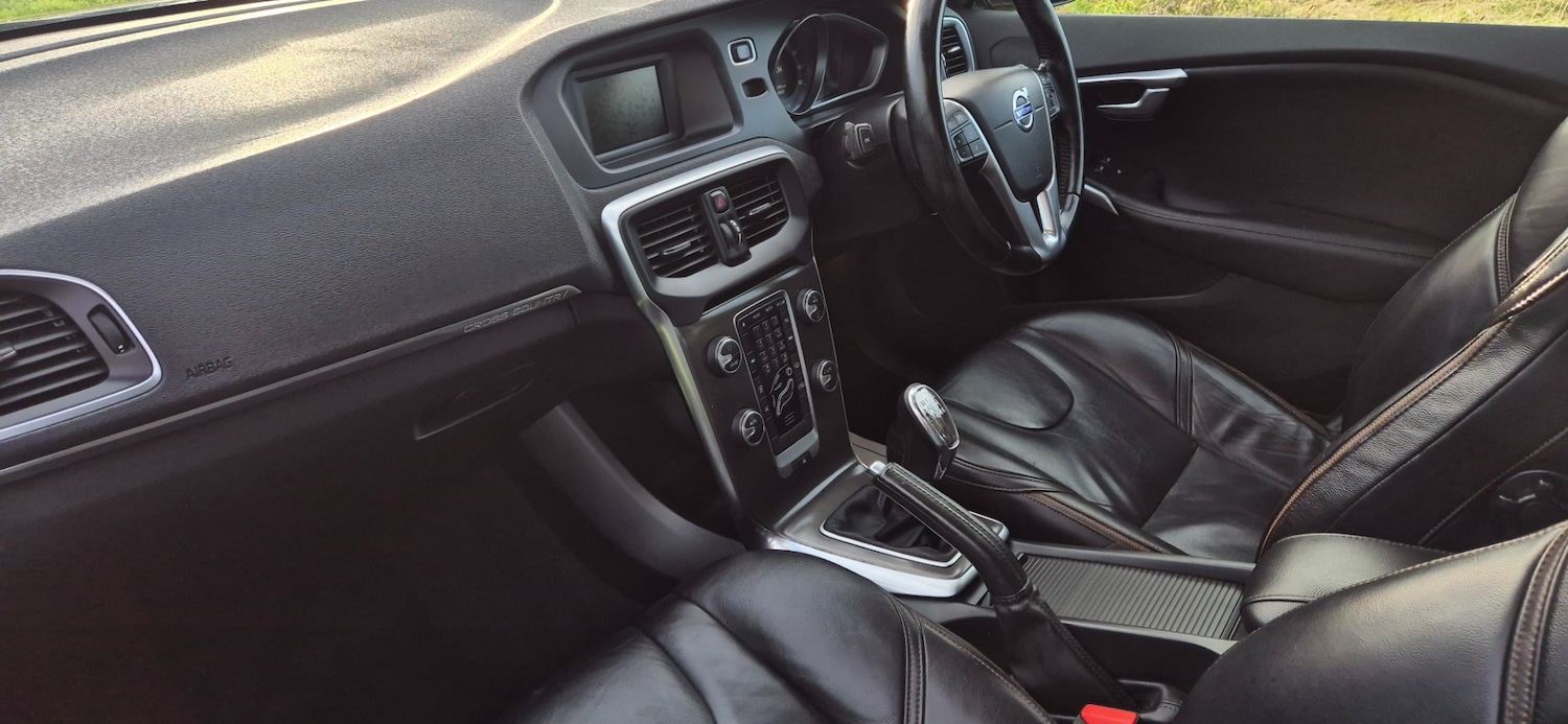 Used Volvo V40 2013 for sale - 76508602: Photo 13