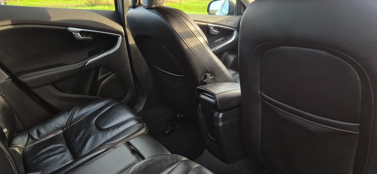 Used Volvo V40 2013 for sale - 76508602: Photo 14