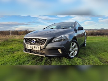 Used Volvo V40 2013 for sale - 76508602: Photo