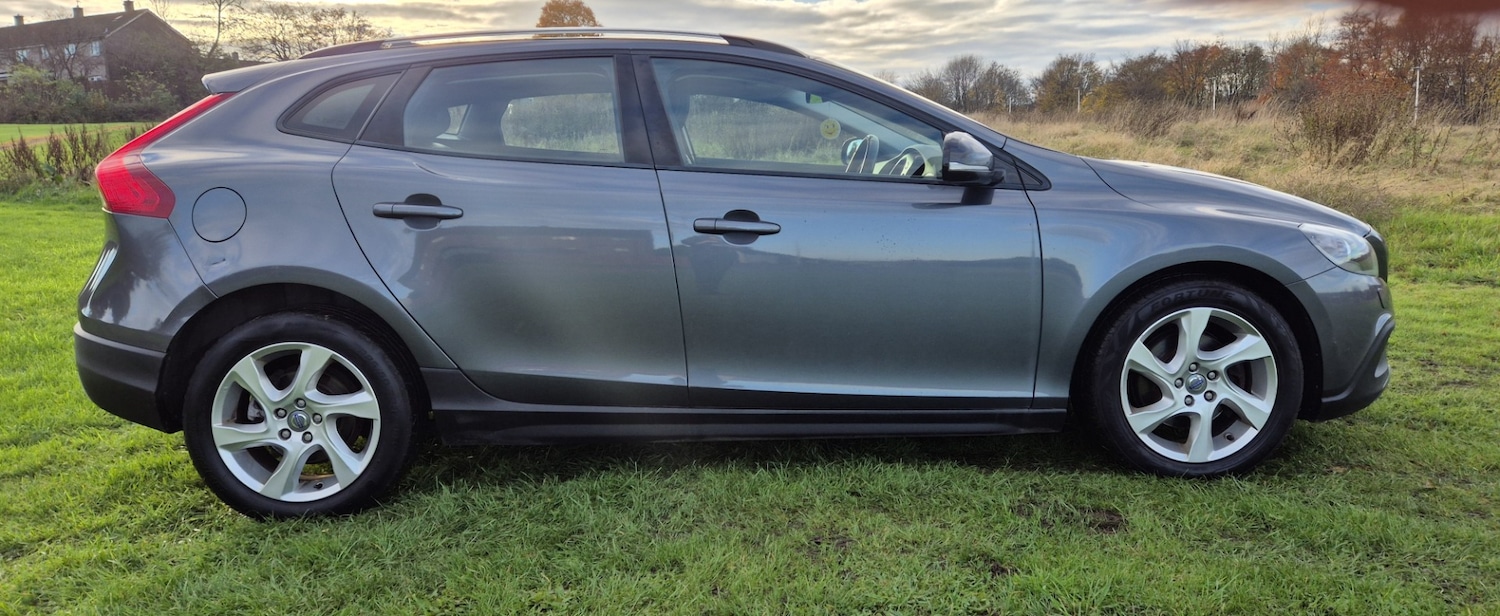 Used Volvo V40 2013 for sale - 76508602: Photo 6