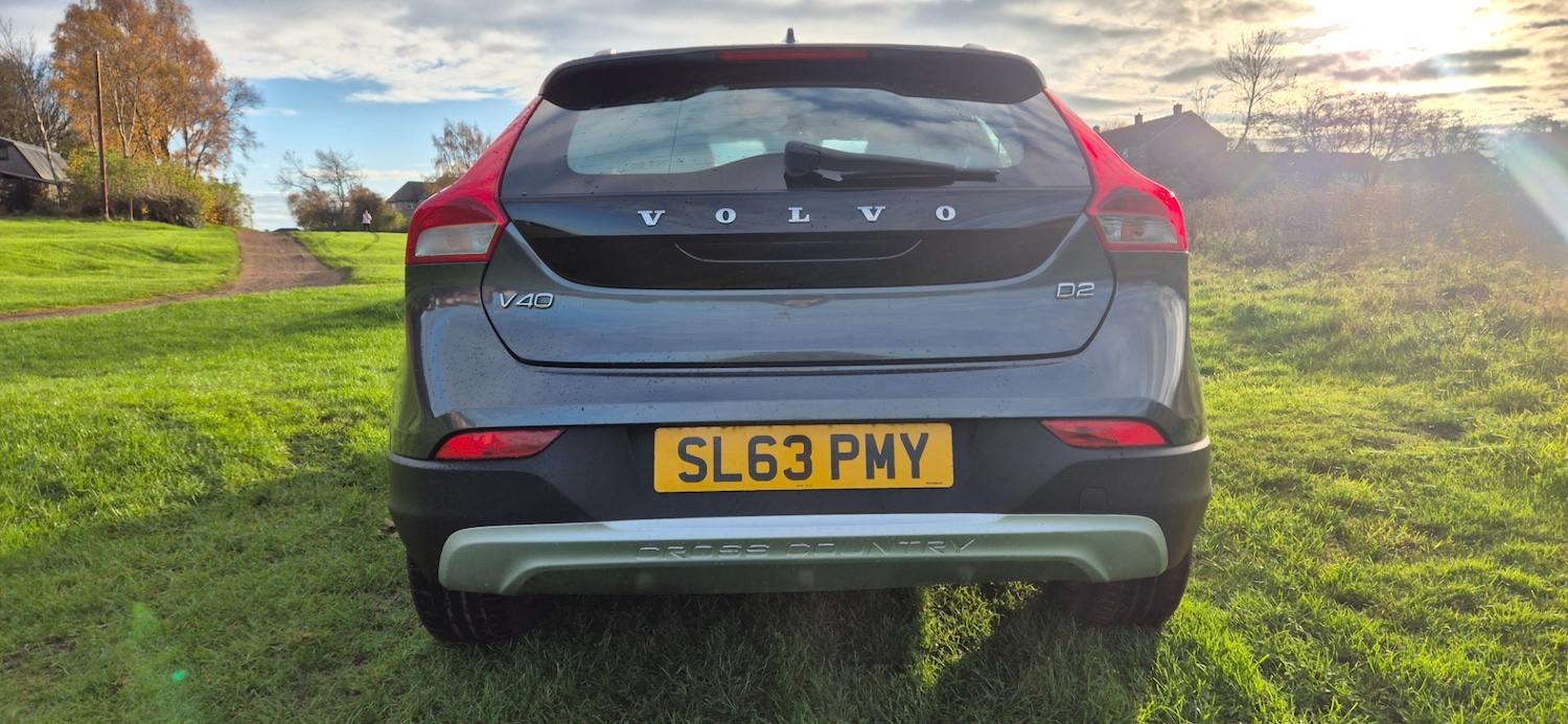 Used Volvo V40 2013 for sale - 76508602: Photo 9