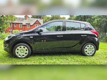 Used Hyundai i20 2012 for sale - 79432047: Photo