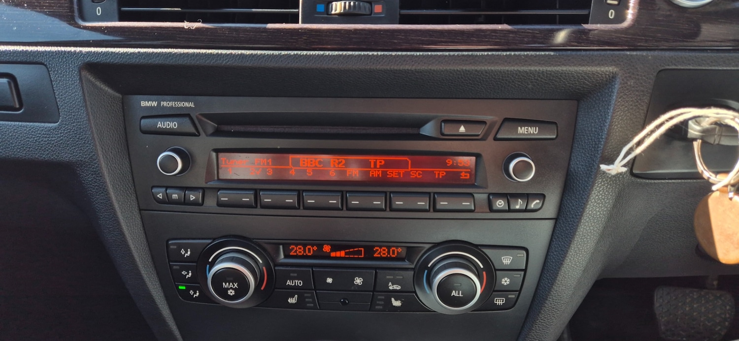 Used BMW 3 Series 2010 for sale - 77003048: Photo 17