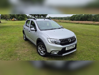 Used Dacia Sandero Stepway 2017 for sale - 76218804: Photo 4