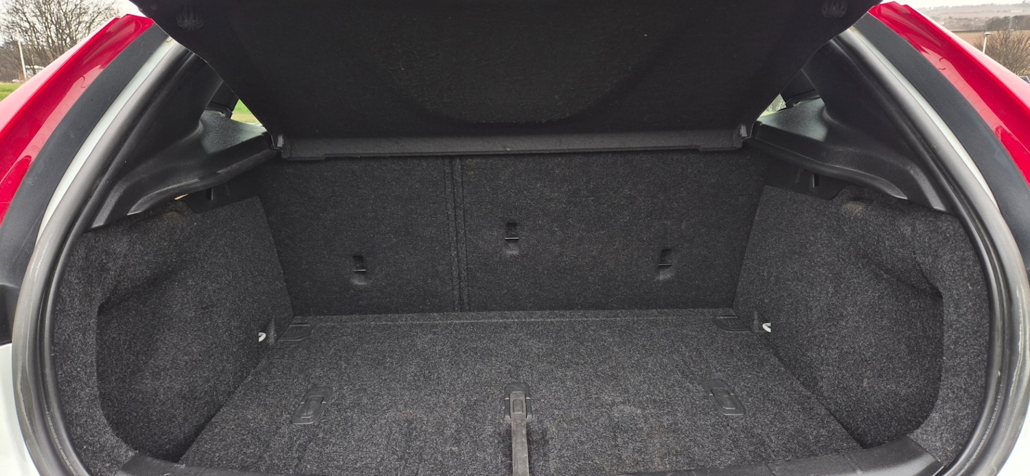 Used Volvo V40 2013 for sale - 78011386: Photo 10