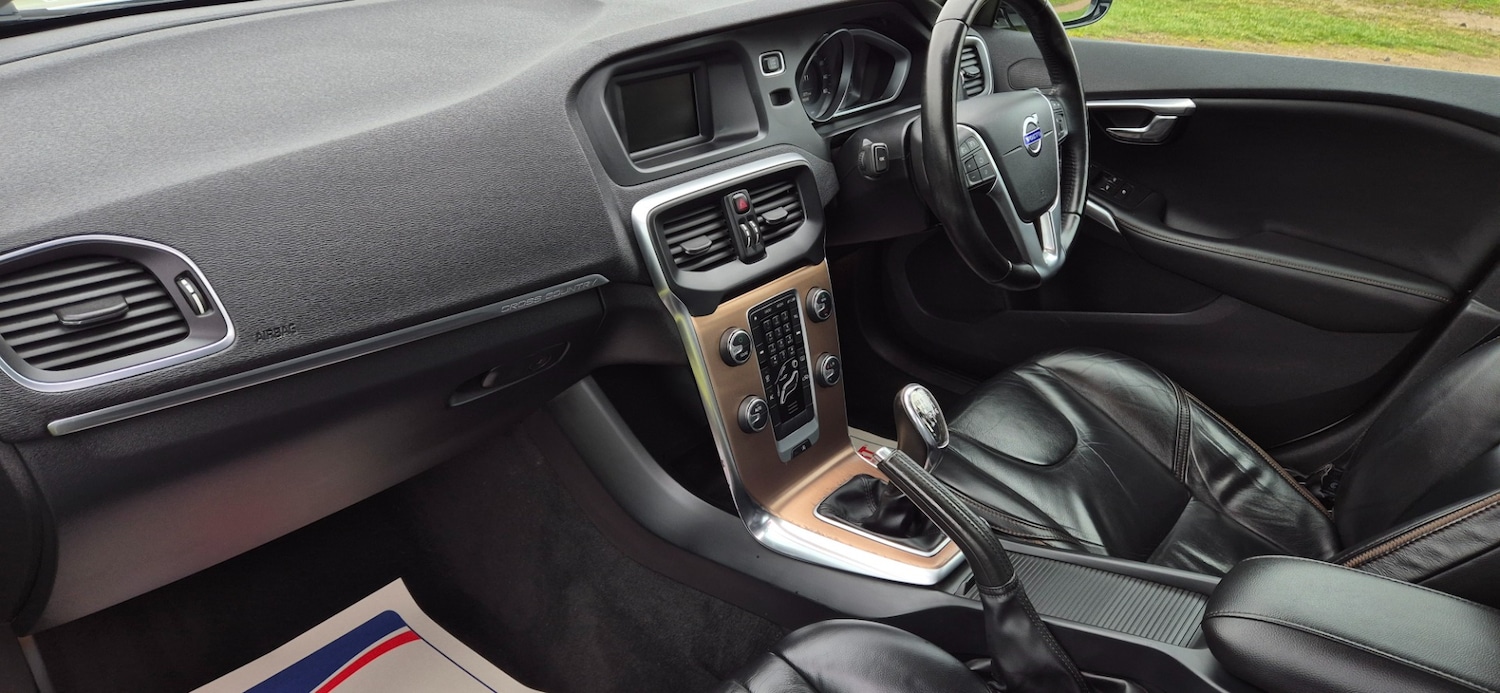 Used Volvo V40 2013 for sale - 78011386: Photo 13