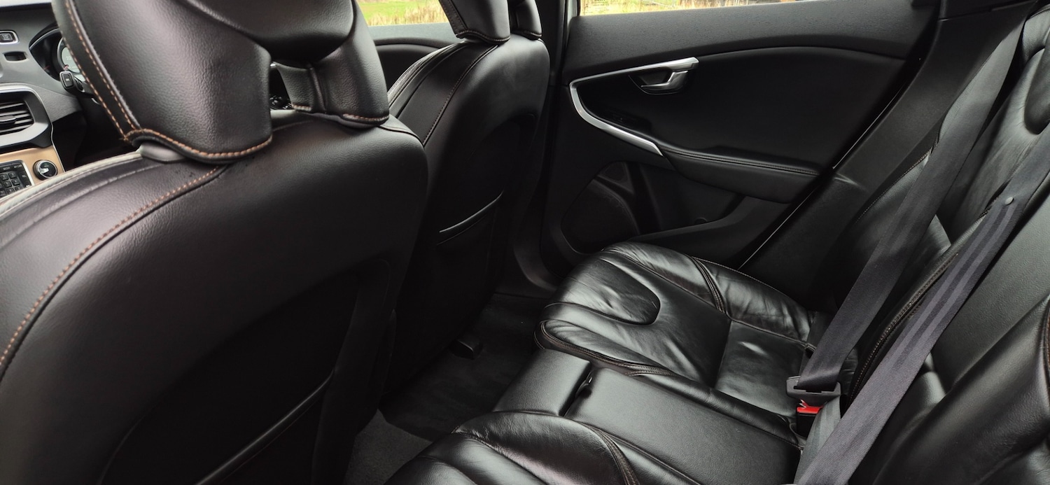 Used Volvo V40 2013 for sale - 78011386: Photo 15