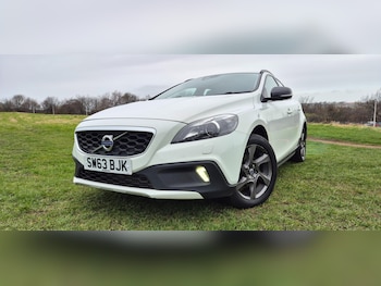 Used Volvo V40 2013 for sale - 78011386: Photo
