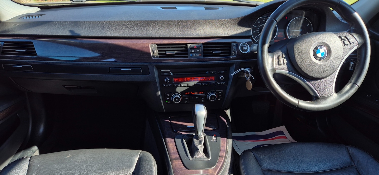 Used BMW 3 Series 2010 for sale - 77303442: Photo 11